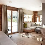 Hahnenkamm Luxury Ski-in Ski-out With Spa, Parking & Fireplace * Кіцбюель