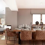 Hahnenkamm Luxury Ski-in Ski-out With Spa, Parking & Fireplace Apartment