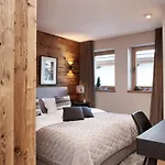 Apartment Hahnenkamm Luxury Ski-in Ski-out With Spa, Parking & Fireplace