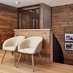 Hahnenkamm Luxury Ski-in Ski-out With Spa, Parking & Fireplace * Kitzbuhel