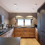 Apartment Hahnenkamm Luxury Ski-in Ski-out With Spa, Parking & Fireplace