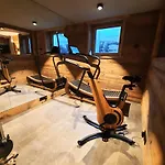Hahnenkamm Luxury Ski-in Ski-out With Spa, Parking & Fireplace Кіцбюель