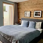 Apartment Hahnenkamm Luxury Ski-in Ski-out With Spa, Parking & Fireplace Kitzbuhel
