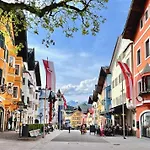 Hahnenkamm Luxury Ski-in Ski-out With Spa, Parking & Fireplace Kitzbuhel