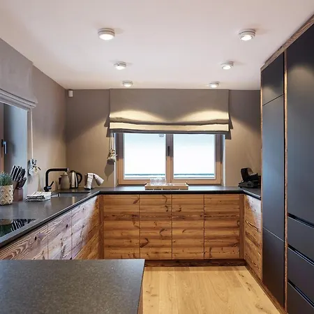 Apartman Hahnenkamm Ski-in Ski-out Direkt An Der Hahnenkammbahn