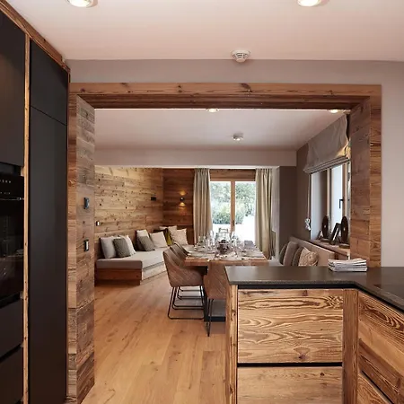 Hahnenkamm Suite Deluxe *