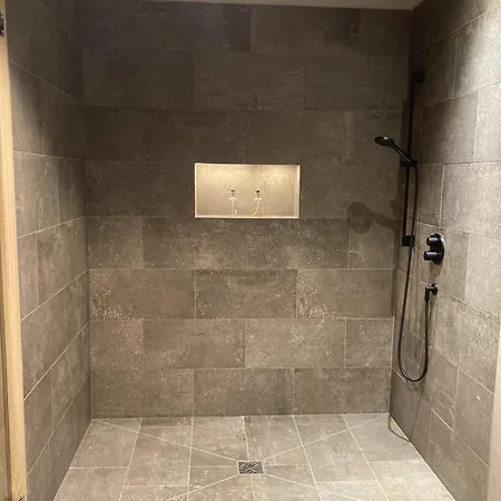 Hahnenkamm Suite Deluxe 키츠부헬