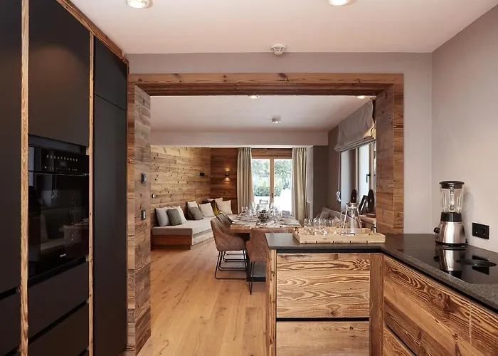 Apartament Hahnenkamm Luxury Ski-in Ski-out With Spa, Parking & Fireplace *