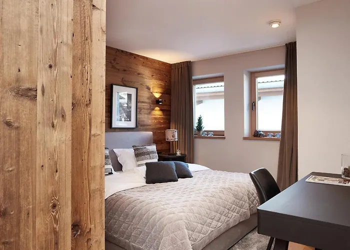 Apartment Hahnenkamm Luxury Ski-in Ski-out With Spa, Parking & Fireplace