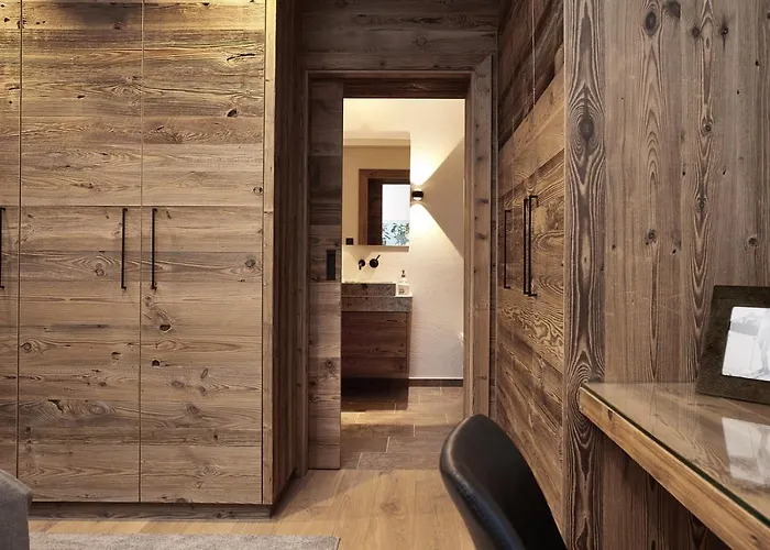 Hahnenkamm Luxury Ski-in Ski-out With Spa, Parking & Fireplace * Kitzbühel