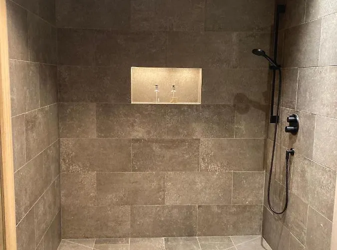 Apartment Hahnenkamm Luxury Ski-in Ski-out With Spa, Parking & Fireplace *