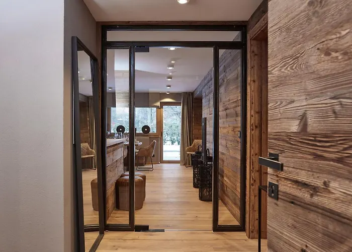 Hahnenkamm Luxury Ski-in Ski-out With Spa, Parking & Fireplace *