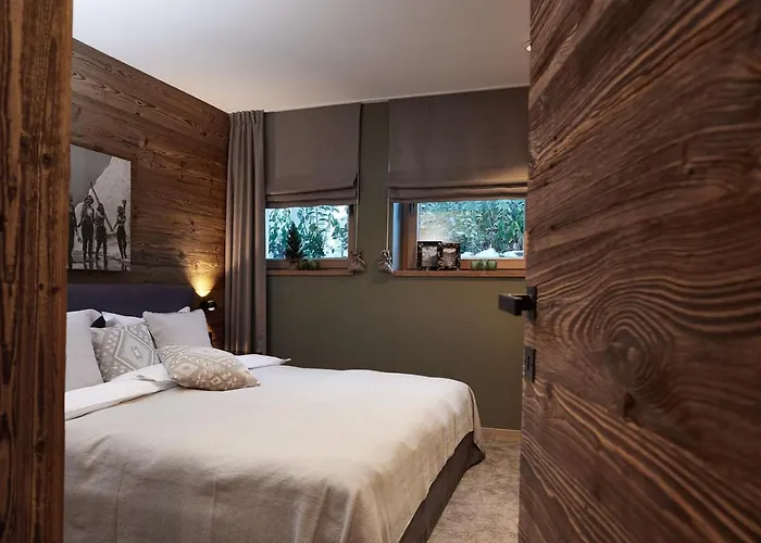 Appartement Hahnenkamm Luxury Ski-in Ski-out With Spa, Parking & Fireplace