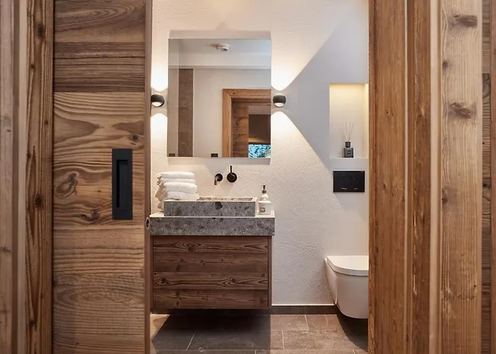 Hahnenkamm Luxury Ski-in Ski-out With Spa, Parking & Fireplace *