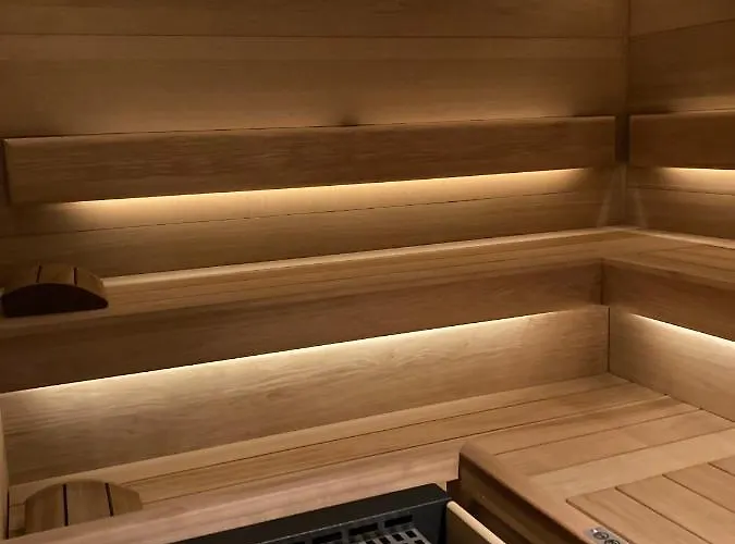 Apartment Hahnenkamm Luxury Ski-in Ski-out With Spa, Parking & Fireplace