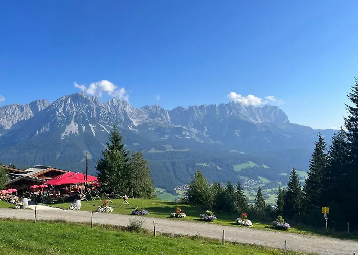 Hahnenkamm Luxury Ski-in Ski-out With Spa, Parking & Fireplace * Kitzbühel